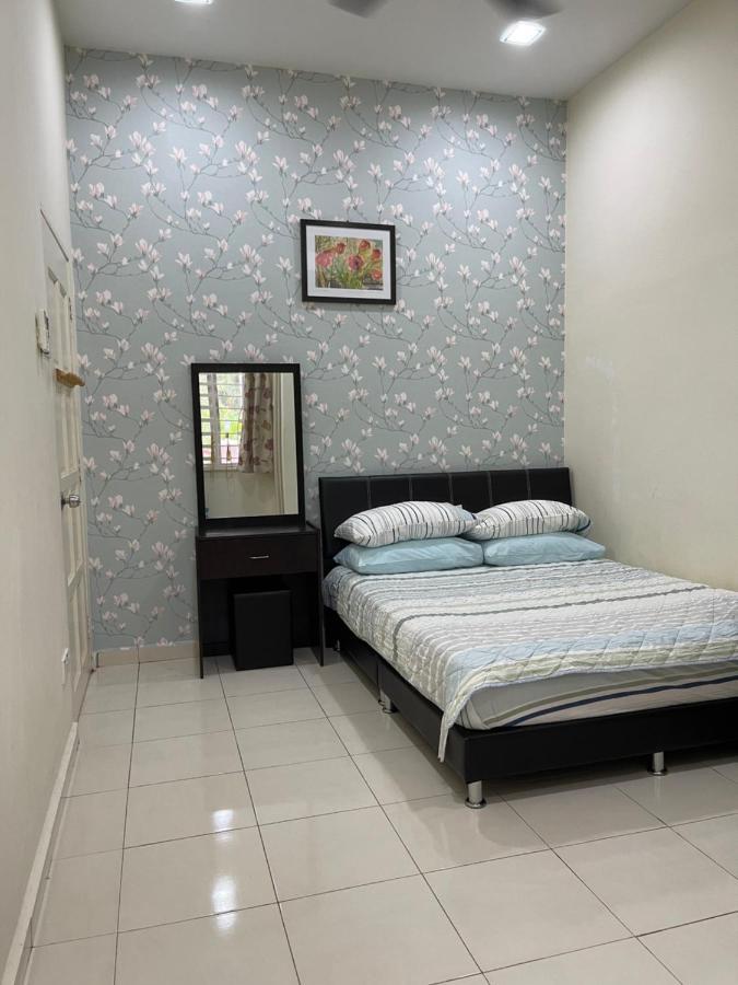 Magnolia 1 Homestay Kampung Kuala Besut Exterior photo